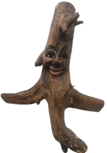 Talla de hombre en un árbol [126] - Imagen 1 de 12