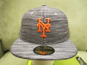 New Era NY Mets Gris y Negro Rayas Horizontales Sombrero Ajustado, Logotipo Naranja, 7 5/8 - Imagen 1 de 9