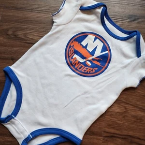 New York Islanders: One-Piece, Size Boys 6-9M, Color White, NWT - Picture 1 of 6