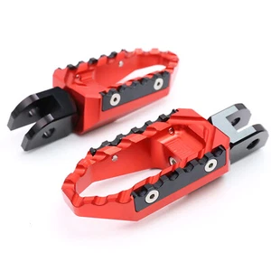 CNC Front Wide Foot Pegs Red TOUR For DL 1000 V-Strom 02-14 15 16 17 - Picture 1 of 5