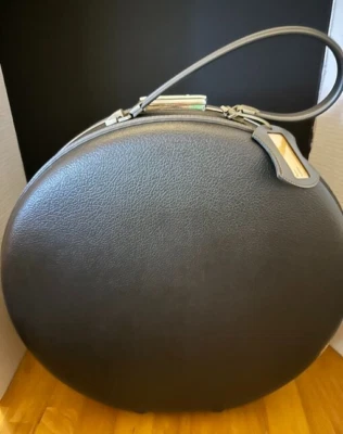 Vintage American Tourister Tri-Taper 17 in. Round Hat Box Carry on Luggage Gray - Image 1 of 4