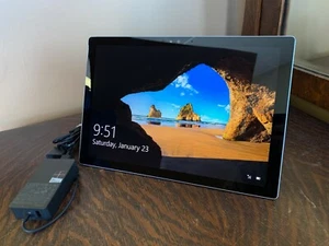 Microsoft Surface Pro 4 i5-6300U 2.4GHz 8GB-Ram 256GB-SSD WINDOWS 10 Pro - READ - Picture 1 of 6