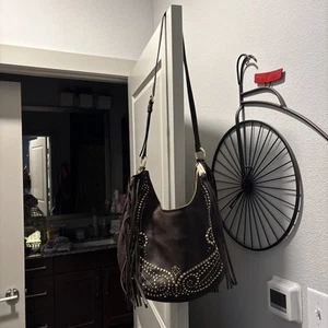Michael Kors RHEA Studded Slouchy Crossbody Shoulder Bag FRINGE MSRP $358 - Picture 1 of 3