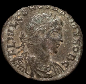 Constancio II años 337-361d.c. 1/2 Centenional ceca HO cruz entre estandartes - Picture 1 of 3