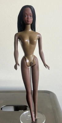 Muñeca afroamericana vintage MOD TNT Christie Malibu Sun Set (Corea) Foto 1 de 4