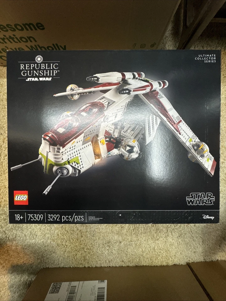LEGO Star Wars 75309 - UCS Republic Gunship - Retired - Image 1 of 1