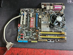 Mainboard Asus P5N-E SLI mit Prozessor und I/O-Blende, Kellerfund ungetestet - Zdjęcie 1 z 5