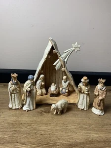 Set Presepe in Resina Artigianale II Inc Stella Cadente Mangiatoia Re Bambino Gesù - Foto 1 di 15