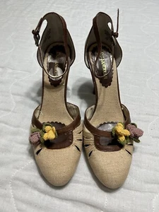 Enzo Angiolini Crocheted Flower Embellished Strappy Brown Tan 3.5 In Heels Sz 8 - Picture 1 of 9