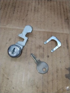 HANDWERKER WERKZEUGKOFFER ERSATZSCHLOSS, MIT SCHLÜSSEL. #C46 - Bild 1 von 9