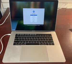 2019 MacBook Pro 15” i7 8th Gen - 256GB/16GB 2.6 GHz - Pre-Owned Great Condition - Bild 1 von 4