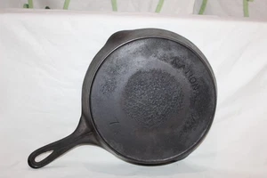 Vintage National No 7 A Cast Iron Skillet With Heat Ring - Picture 1 of 3