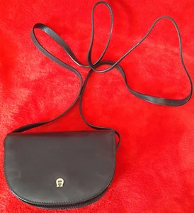 AIGNER Mini Crossbody Umhängetasche Schwarz 16x11x6cm TOP Zustand! - Picture 1 of 12