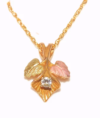 Collar Colgante Hojas de Lirio Cala Diamantes 10k Black Hills Oro Foto 1 de 4