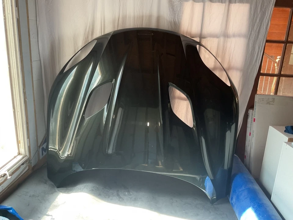 Capô dianteiro 2018-2021 Aston Martin DBS fabricante de equipamento original ky7316612ba - Imagem 1 de 4