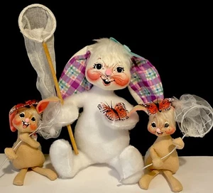 RARE! Vintage AnnaLee Easter Rabbits Catching Butterflies Holding Nets EXCLUSIVE - Picture 1 of 24