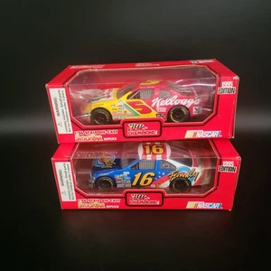Menge 2 1995 NASCAR Druckguss Autos Racing Champions/Labonte #5 & Musgrave #16 - Bild 1 von 7