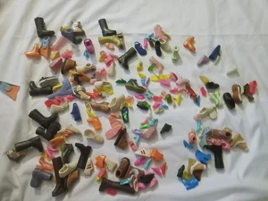 Konvolut Barbie Vintage Schuhe riesiges Konvolut Gören Ken Kelly Barbie - Bild 1 von 8