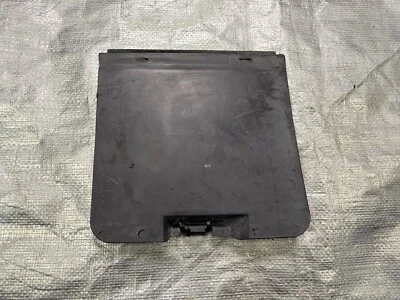 Luz antiniebla derecha Chrysler Crossfire 2004-2008 puerta acceso salpicaduras cubierta Foto 1 de 4