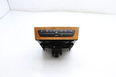 03-09 PANEL DE CONTROL INTERRUPTOR LUZ PELIGRO MERCEDES-BENZ E320 U1220 Foto 1 de 4