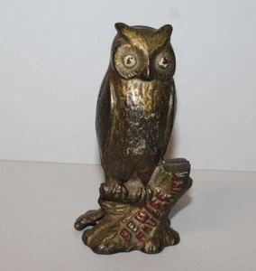 Antigua moneda de hierro fundido Penny Owl Bank - Imagen 1 de 4