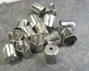 50 Endkappen 6,5 x 6mm silberfarben Abschluß Verschluß Schließe Basteln - Bild 1 von 1
