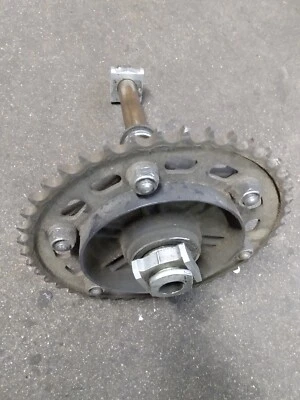 03 04 2003 2004 Honda CBR 600 600RR rueda trasera eje llanta trasera perno piñón buje Foto 1 de 2