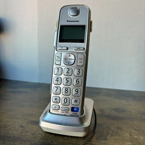 Panasonic KX-TGEA20 & Charging Base PNLC1050 Cordless Phone Handset Silver - Zdjęcie 1 z 14