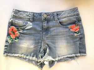 EUC Girls Jeans MUDD Size 12 Flower Embroidery Adjustable Waist Medium Wash - Picture 1 of 8
