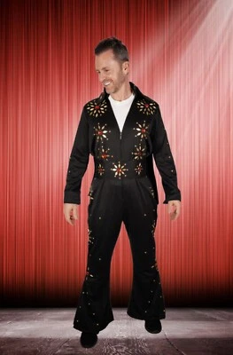 Роскошный профессиональный костюм Элвиса украшенный драгоценными камнями черный комбинезон с плащом и ремнем - Изображение 1 из 4