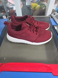 Size 9.5 - Nike Roshe One SE Red - Picture 1 of 6