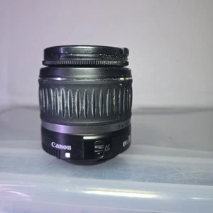 Canon EF-S 18-55mm f/3.5-5.6 Zoomobjektiv - Autofokus AF/MF - geprüftes, sauberes Glas - Bild 1 von 5