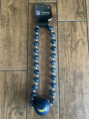Collar de cuentas de Mardi Gras de Los Angeles Chargers emblema del equipo con licencia de la NFL Foto 1 de 4