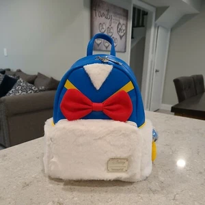 Loungefly Disney Donald Duck Fuzzy Mini Rucksack - Neu mit Etikett Neu mit Etikett - Bild 1 von 4