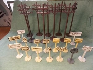 Vintage Marx O Scale RAILROAD SIGNS & TELEPHONE POLES - Picture 1 of 10
