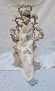 Large LLADRO GEISHA sculpted by Vicente Martínez, issued in 1972- retired 1994 - Picture 1 of 14