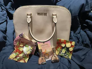 Authentic Mk purse - Picture 1 of 1