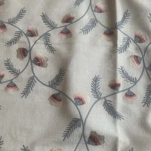 Embroidered curtain Fabric Remnant - Picture 1 of 4