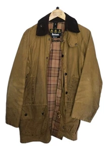 Chaqueta Barbour Clásica Beaufort Cera Oliva Tartán Forrada Pana Cuello Pequeña - Imagen 1 de 16