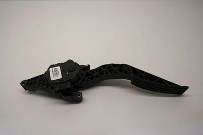 2010 CHEVROLET TRAVERSE GAS ACCELERATOR PEDAL   - Image 1 of 4