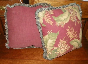 Par de almohadas con flecos con estampado de flores verde borgoña 16 x 16 - Imagen 1 de 1