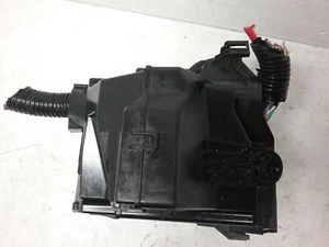 Nissan Versa Note S 2012-2019 conjunto de caja de fusibles 1,6 L automático 4 cilindros CVT - Imagen 1 de 4
