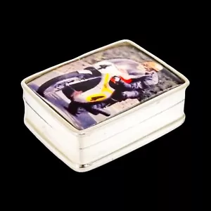 Vintage sterling silver enamelled pill box with vintage motorbike racing design - Picture 1 of 16