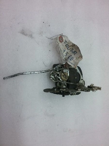 Привод замка передней двери правого пассажира R/F 1999 ISUZU TROOPER uS-44M - Изображение 1 из 4