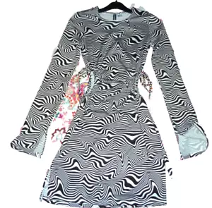 DIVIDED geometric black and white l/s dress with side cutouts Sz EUR XS - Picture 1 of 6
