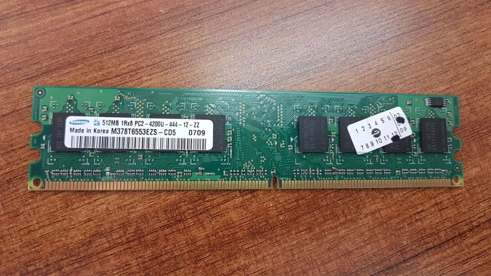 SAMSUNG M378T6553EZS-CD5 512MB DDR2 PC2-4200U 533MHz 1Rx8 - Image 1 of 1