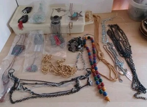 Vintage Trödel Bastelschmuck 80er - jetzt tragbar Halsketten Retro 1 Pfund plus B8 - Bild 1 von 24