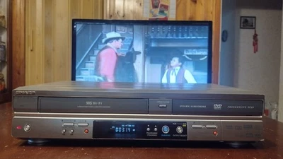 SHARP MASTERIZZATORE COMBO VHS DVD DV-RW360, 6 TESTINE STEREO CON TELECOMANDO - Immagine 1 di 4