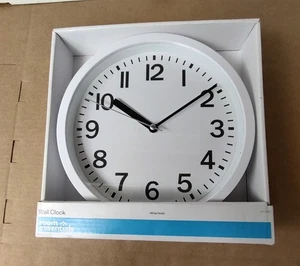room essentials weiße Wanduhr 8,75 Zoll Durchmesser NEU IM KARTON - Bild 1 von 2