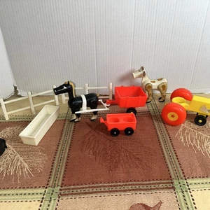Fisher Price Oldtimer Little People Bauernhof Zubehör Traktorwagen Zauntrog  - Bild 1 von 11